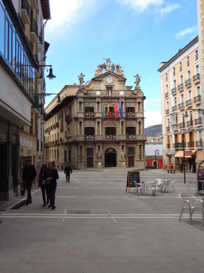 Plaza Consistorial Apartman Pamplona Kültér fotó